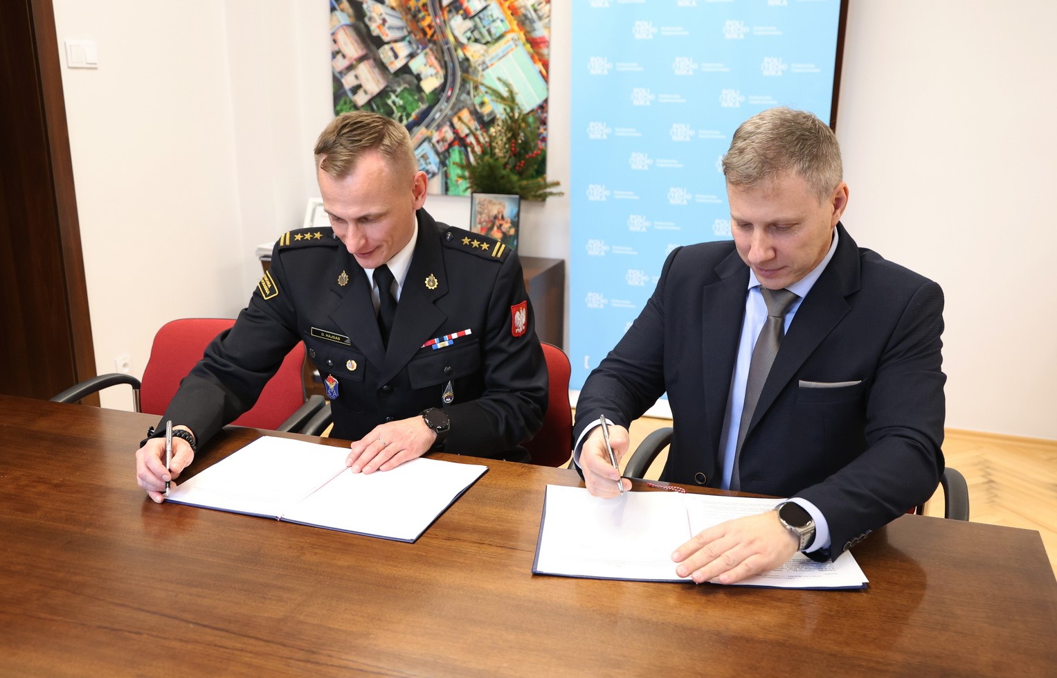 Podpisanie umowy o współpracy Centralnej Szkoły PSP w Częstochowie z Politechniką Częstochowską