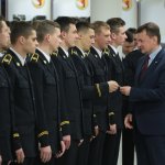 Spotkanie w Centralnej Szkole PSP szefa MSWiA z funkcjonariuszami pełniącymi służbę w Święta Bożego Narodzenia