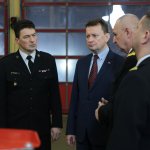Spotkanie w Centralnej Szkole PSP szefa MSWiA z funkcjonariuszami pełniącymi służbę w Święta Bożego Narodzenia