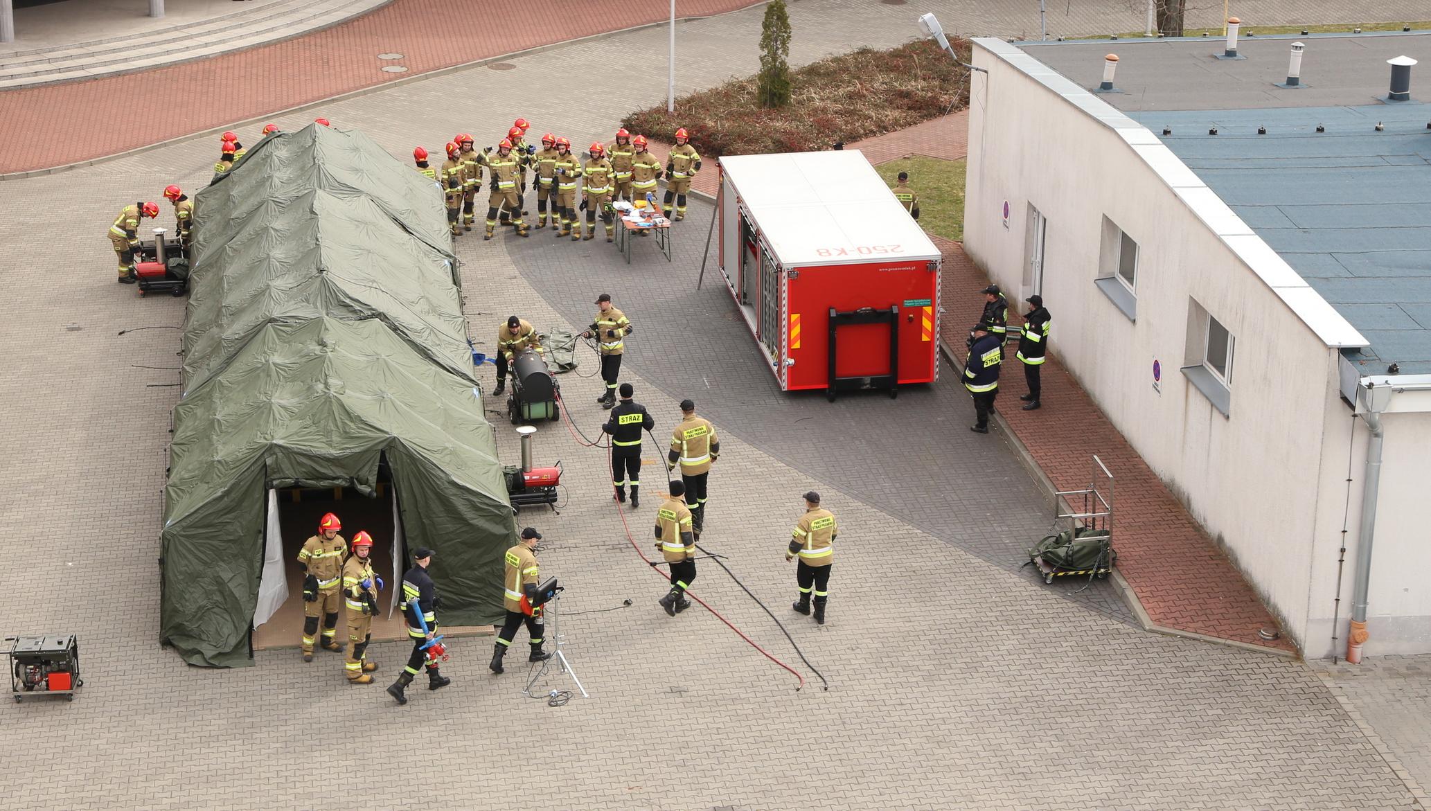 Dekontaminacja masowa - ćwiczenia z taktyki działań ratowniczych