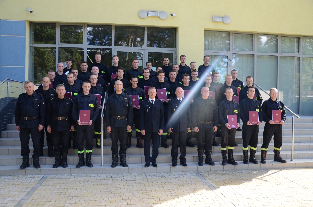 Zakończenie szkolenia podstawowego w zawodzie strażak w Ośrodku Szkolenia Komendy Wojewódzkiej PSP w Warszawie z siedzibą w Pionkach