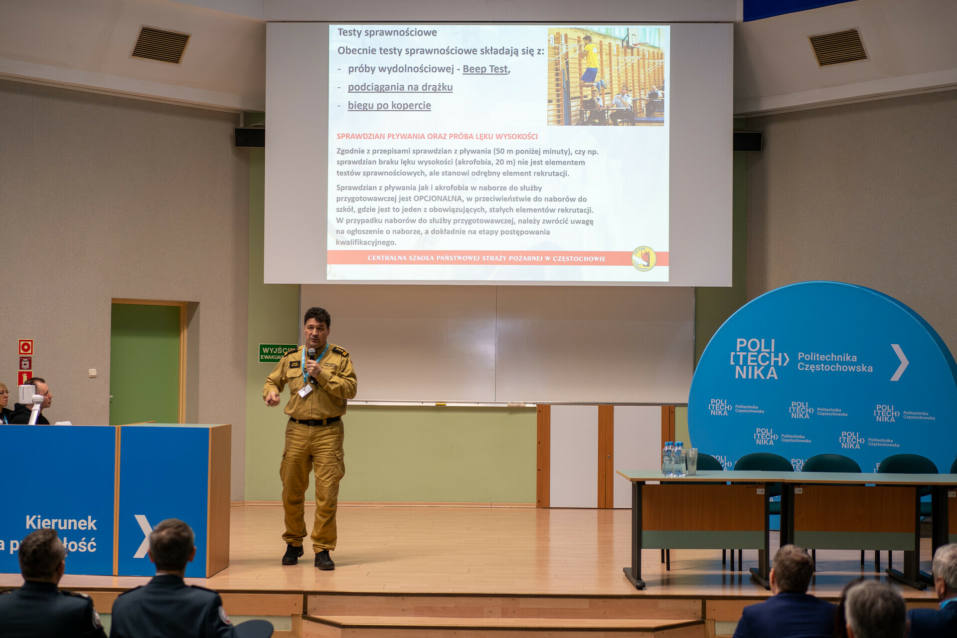 Konferencja "Kariera w służbach mundurowych"