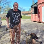 Zajęcia szkoleniowe z udziałem psów tresowanych na terenie szkolnego poligonu CS PSP